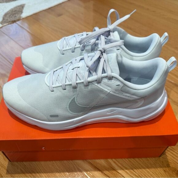 NEW Mens size 11 Nike Downshifter 12 White Pure Platinum Running Shoes NIB - Picture 12 of 15